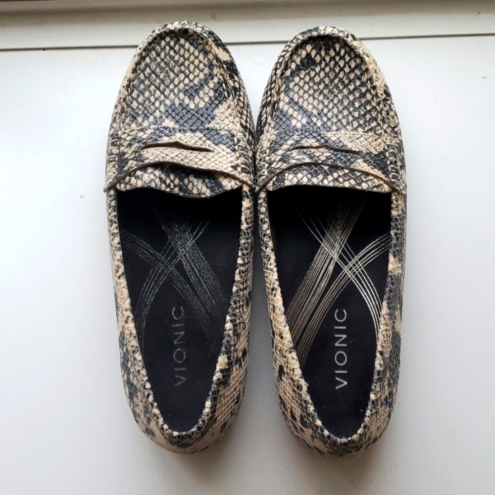Vionic chill Piper Natural Snakeskin Leather comfort Driving Loafers size 9